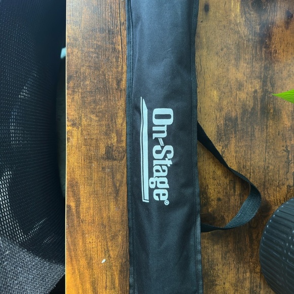 On-Stage SM7122BB Compact Folding Sheet Music Stand with Carrying Bag - Black - Picture 2 of 3